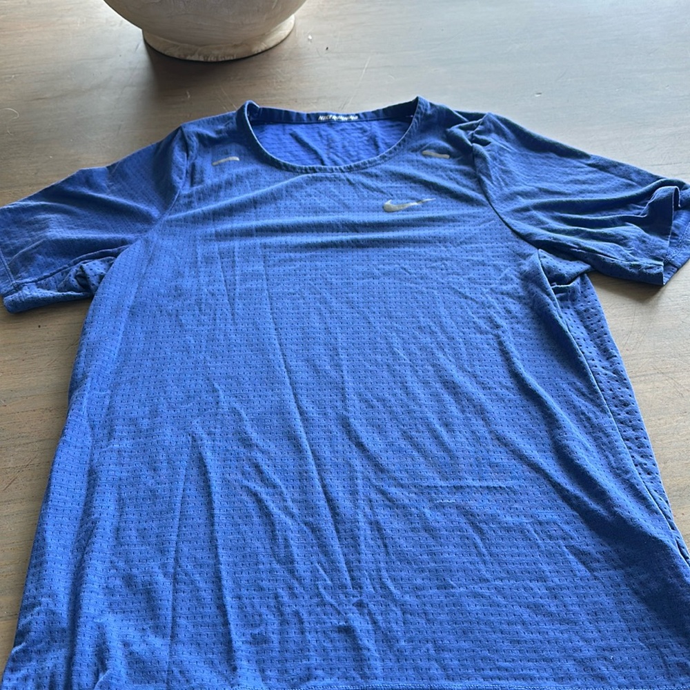 COPY - Nike Running ventilated tee